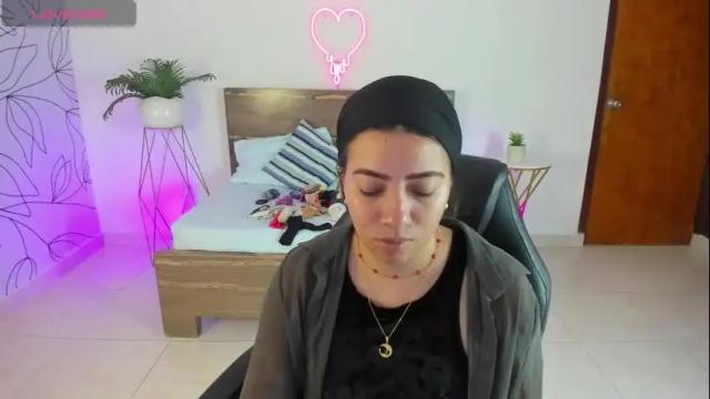 Image 8 of alma_fenix Stream on Chaturbate on 12 days ago