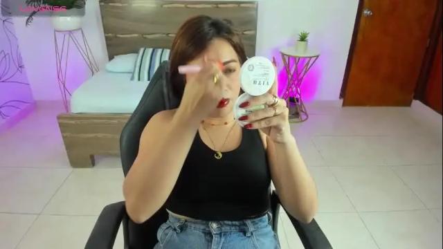 Image 4 of alma_fenix Stream on Chaturbate on 11 days ago