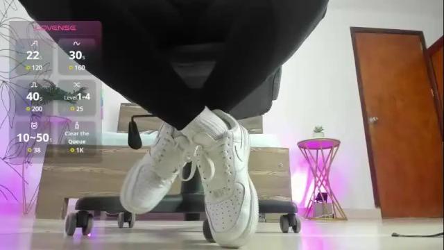Image 12 of alma_fenix Stream on Chaturbate on 7 days ago