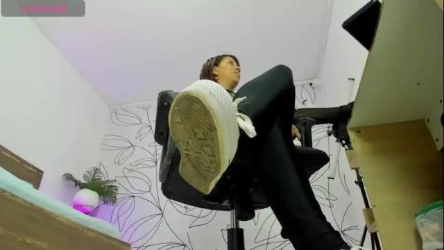 Image 6 of alma_fenix Stream on Chaturbate on 1 month ago