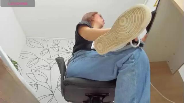 Image 12 of alma_fenix Stream on Chaturbate on 20 days ago