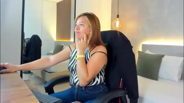 Image 4 of alma_fenix Stream on Chaturbate on 1 month ago