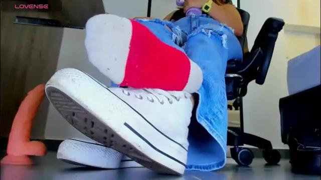 Image 2 of alma_fenix Stream on Chaturbate on 1 month ago