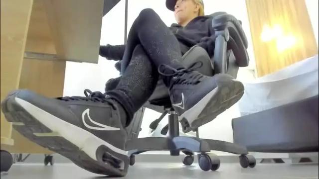 Image 10 of alma_fenix Stream on Chaturbate on 1 month ago