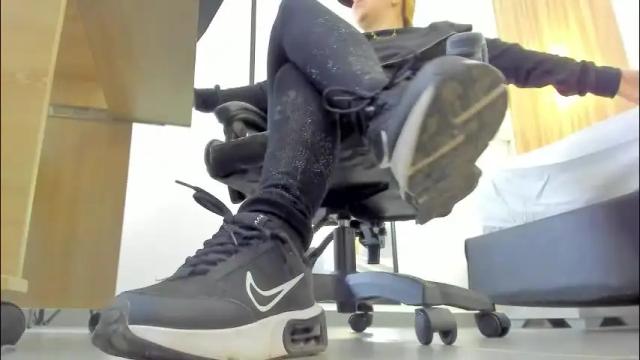 Image 6 of alma_fenix Stream on Chaturbate on 1 month ago