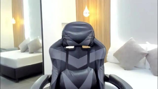 Image 2 of alma_fenix Stream on Chaturbate on 23 days ago