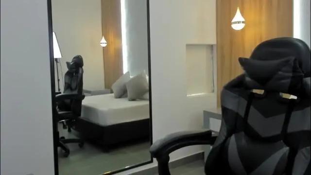 Image 4 of alma_fenix Stream on Chaturbate on 23 days ago