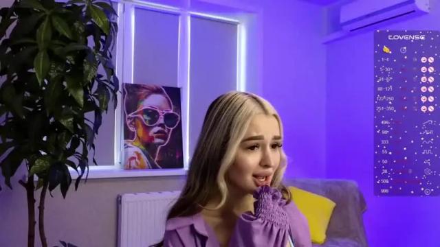 Image 2 of alma_gray Stream on Chaturbate on 17 months ago