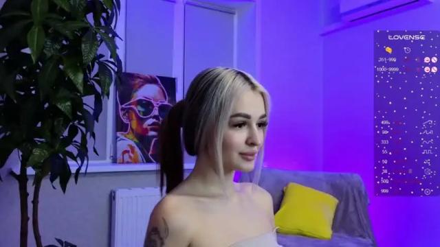 Image 7 of alma_gray Stream on Chaturbate on 17 months ago