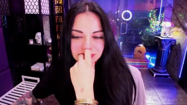 Image 4 of alma_pearl Stream on Chaturbate on 12 months ago