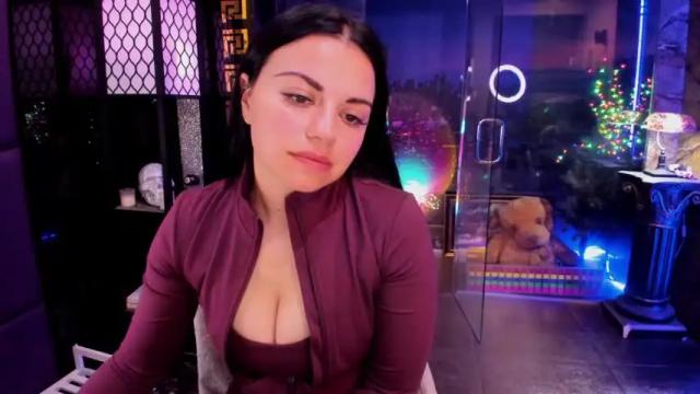 Image 4 of alma_pearl Stream on Chaturbate on 1 month ago