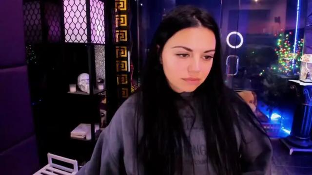 Image 3 of alma_pearl Stream on Chaturbate on 1 month ago