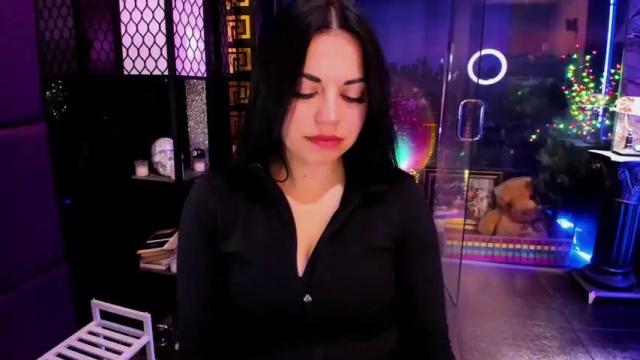 Image 4 of alma_pearl Stream on Chaturbate on 1 month ago