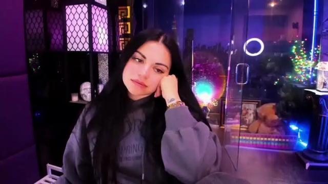 Image 4 of alma_pearl Stream on Chaturbate on 10 days ago