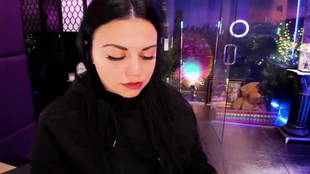 Image 2 of alma_pearl Stream on Chaturbate on 5 days ago