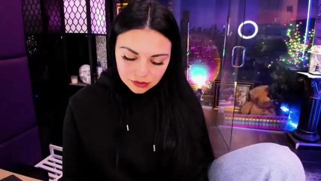 Image 7 of alma_pearl Stream on Chaturbate on 5 days ago