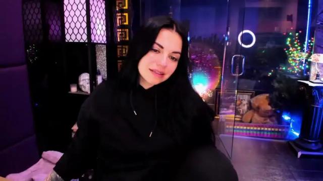 Image 4 of alma_pearl Stream on Chaturbate on 1 month ago