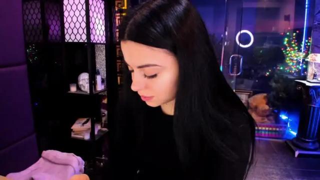 Image 3 of alma_pearl Stream on Chaturbate on 1 month ago