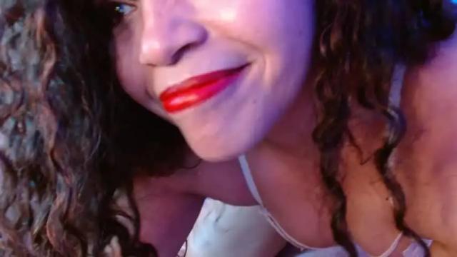 Image 11 of alma_sexyy Stream on Chaturbate on 16 months ago