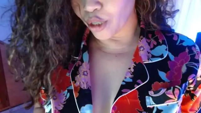 Image 8 of alma_sexyy Stream on Chaturbate on 13 months ago