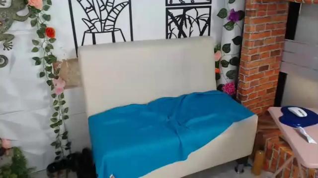 Image 11 of alma_y_maxii Stream on Chaturbate on 27 months ago