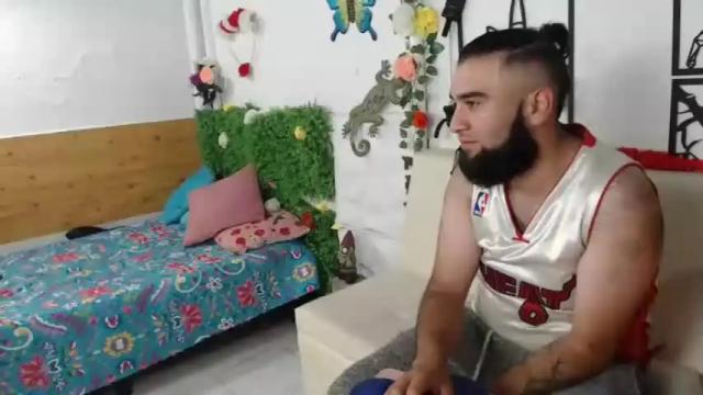 Image 7 of alma_y_maxii Stream on Chaturbate on 20 months ago