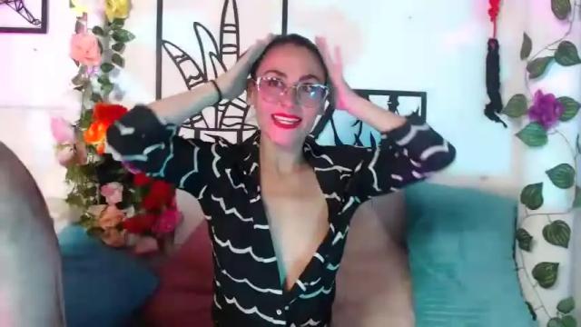 Image 6 of alma_y_maxii Stream on Chaturbate on 20 months ago