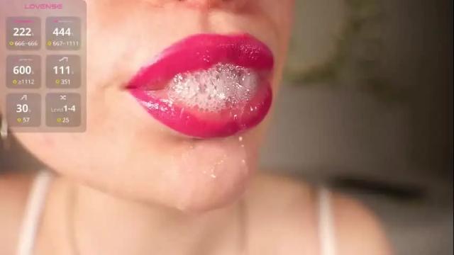 Image 2 of alma_yammy Stream on Chaturbate on 1 month ago