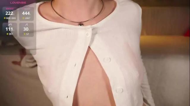 Image 10 of alma_yammy Stream on Chaturbate on 24 days ago
