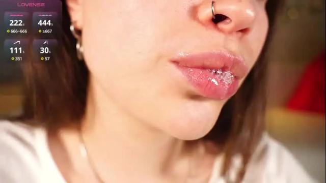 Image 2 of alma_yammy Stream on Chaturbate on 24 days ago