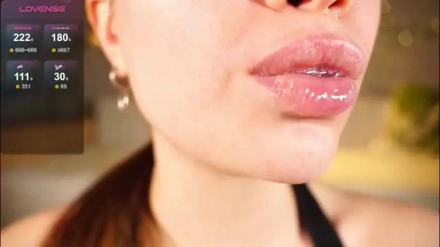 Image 8 of alma_yammy Stream on Chaturbate on 2 months ago