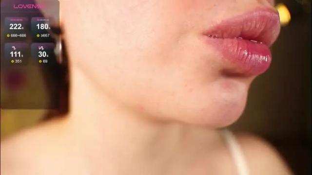 Image 4 of alma_yammy Stream on Chaturbate on 2 months ago