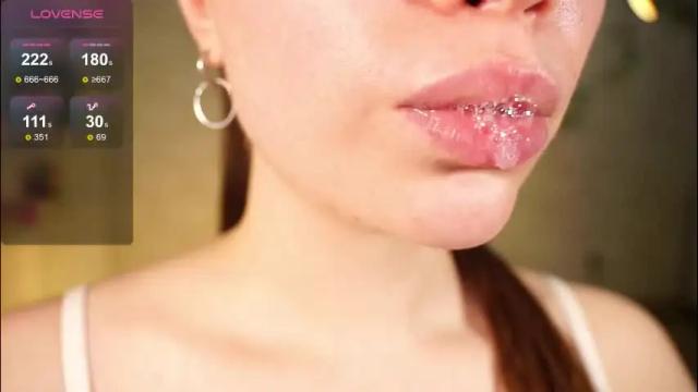 Image 12 of alma_yammy Stream on Chaturbate on 1 month ago