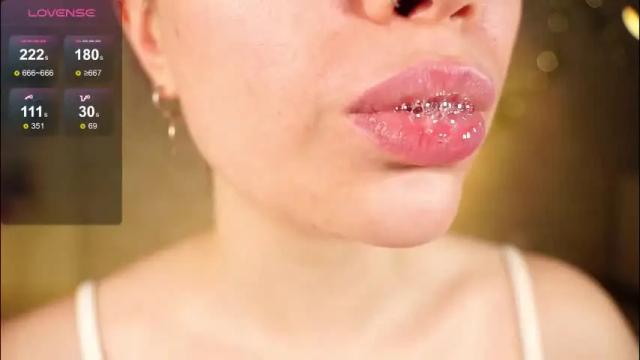 Image 2 of alma_yammy Stream on Chaturbate on 1 month ago