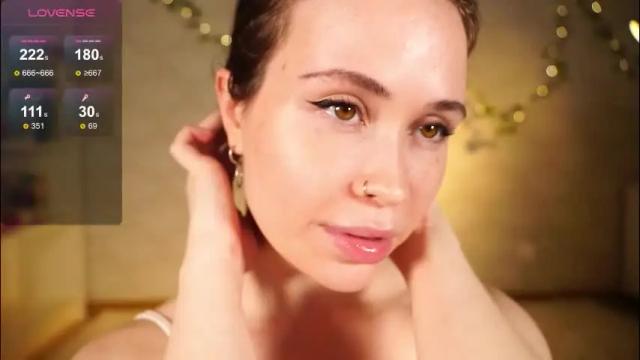 Image 4 of alma_yammy Stream on Chaturbate on 1 month ago