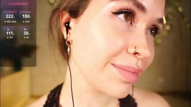 Image 10 of alma_yammy Stream on Chaturbate on 1 month ago