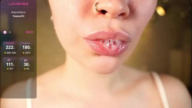 Image 12 of alma_yammy Stream on Chaturbate on 1 month ago