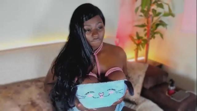 Image 3 of almaahotxxx Stream on Chaturbate on 2 days ago