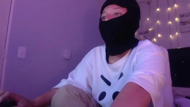 Image 3 of alman_femdom Stream on Chaturbate on 17 months ago