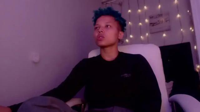 Image 2 of alman_femdom Stream on Chaturbate on 17 months ago