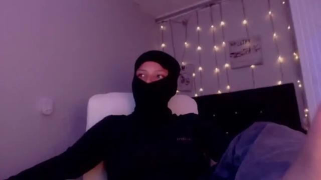 Image 6 of alman_femdom Stream on Chaturbate on 17 months ago