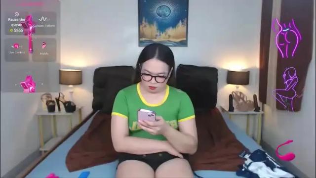 Image 3 of almirablont13 Stream on Chaturbate on 2 months ago