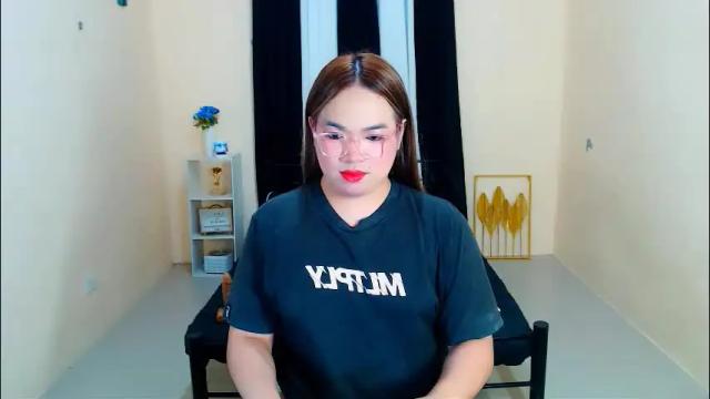 Image 4 of almirablont13 Stream on Chaturbate on 26 days ago
