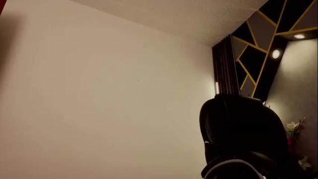 Image 10 of almma_ Stream on Chaturbate on 2 months ago