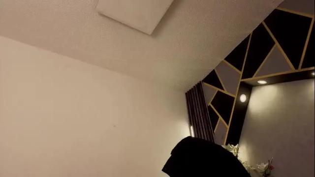 Image 7 of almma_ Stream on Chaturbate on 2 months ago