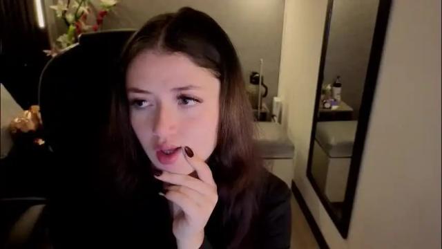 Image 3 of almma_ Stream on Chaturbate on 2 months ago