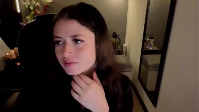 Image 4 of almma_ Stream on Chaturbate on 2 months ago