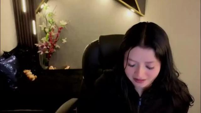 Image 4 of almma_ Stream on Chaturbate on 1 month ago