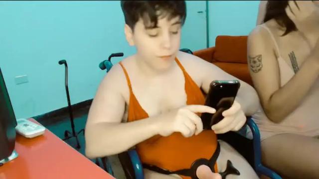 Image 3 of almondonwheels Stream on Chaturbate on 15 months ago