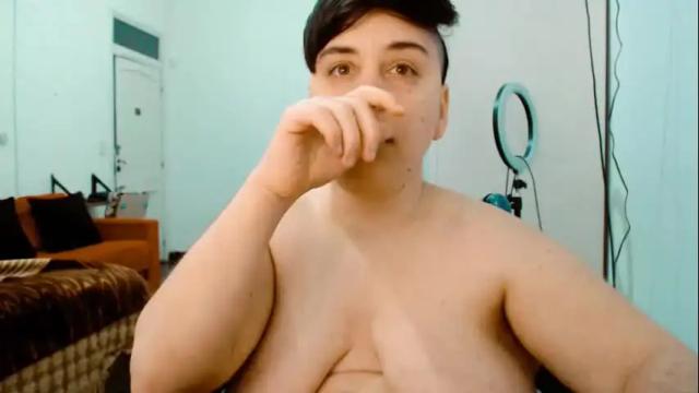 Image 10 of almondonwheels Stream on Chaturbate on 4 months ago